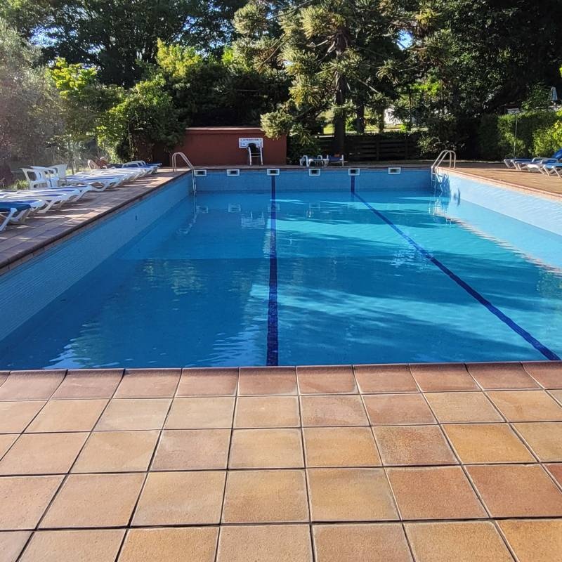 Camping Los Manzanos — Campingplads in Oleiros / Galicia
