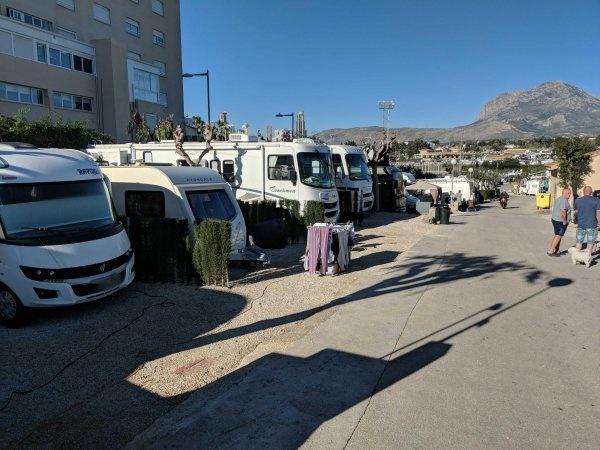 Camping La Torreta — 露营地 in Benidorm / Comunidad Valenciana