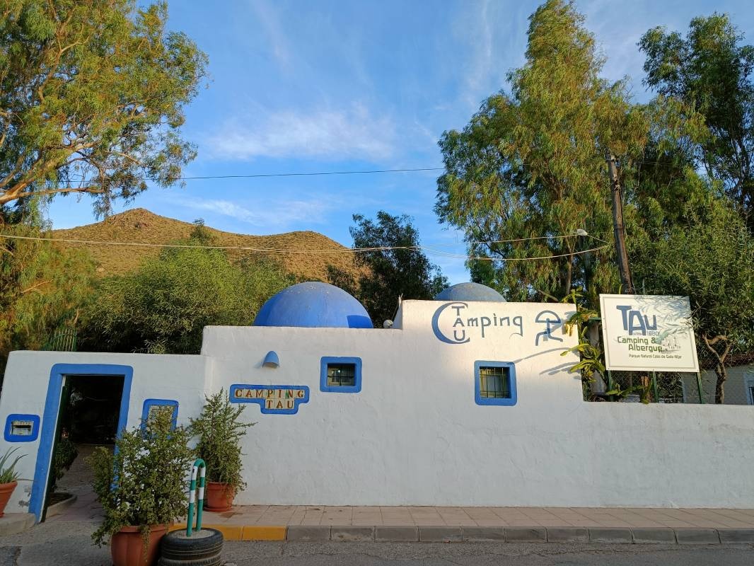 Camping Albergue Tau — Cámping in San José