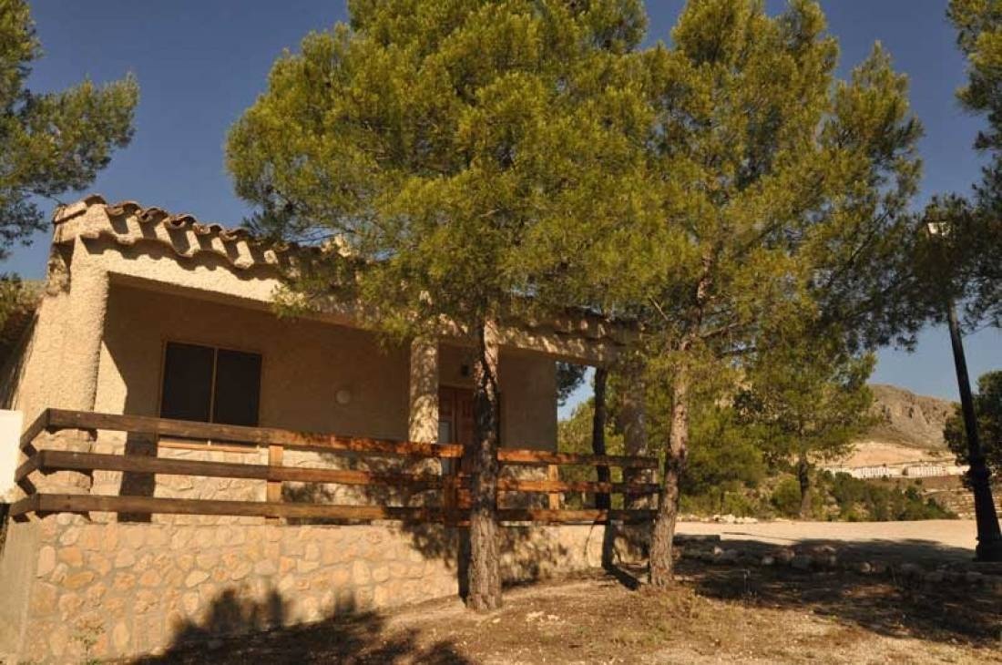 Camping Pinar del Rey — Campingplatz in Vélez-Blanco / Andalucía