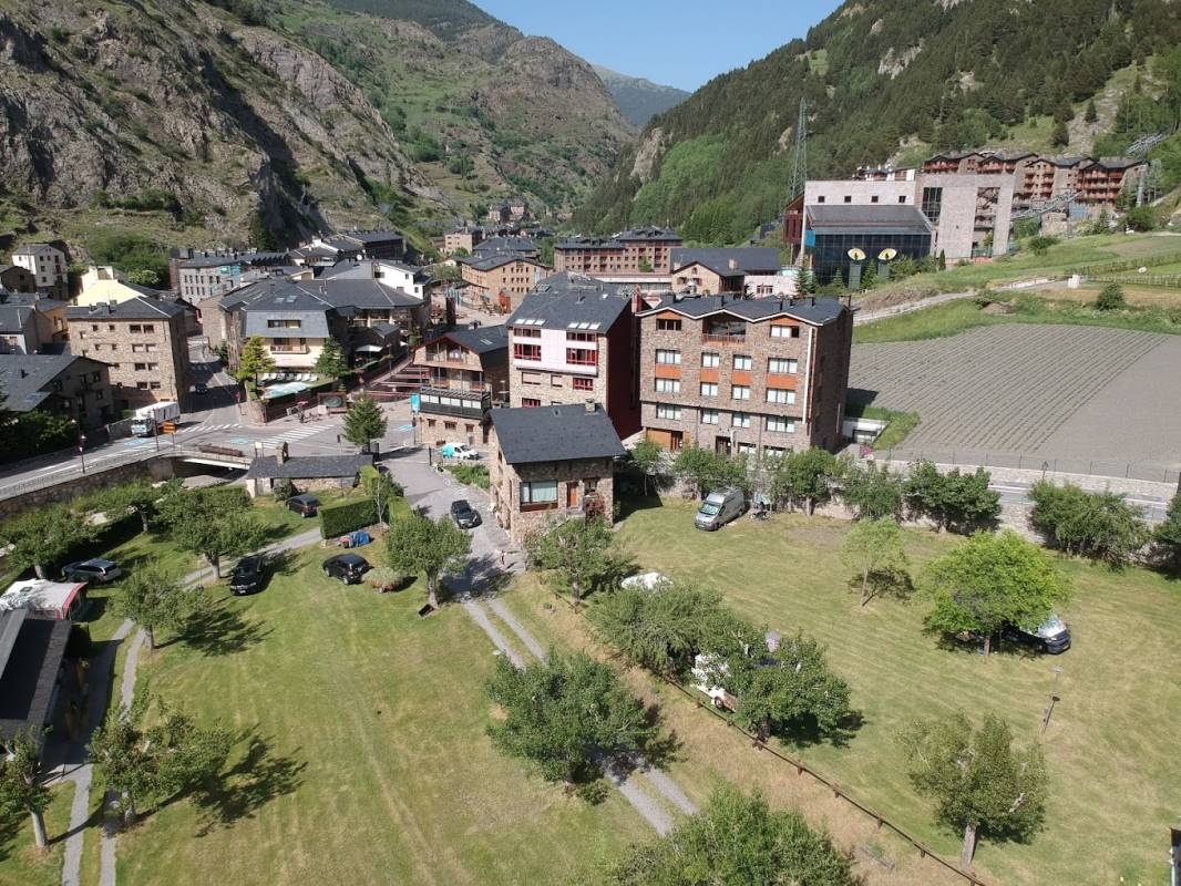 Càmping Santa Creu — Місце для кемпінгу in Canillo / Canillo