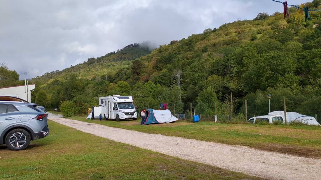 Camping Picos de Europa — Area da campeggio in Avín / Principado de Asturias