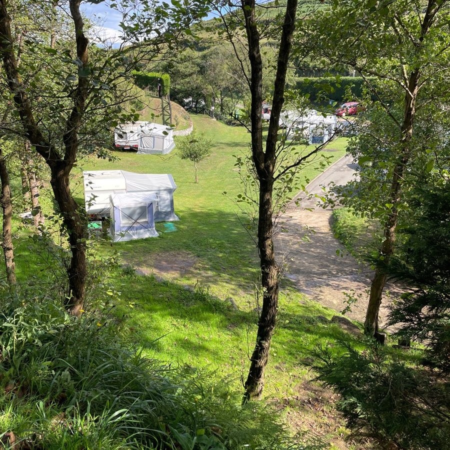 Camping Bahinas — Campingplads in Castriḷḷón / Principado de Asturias