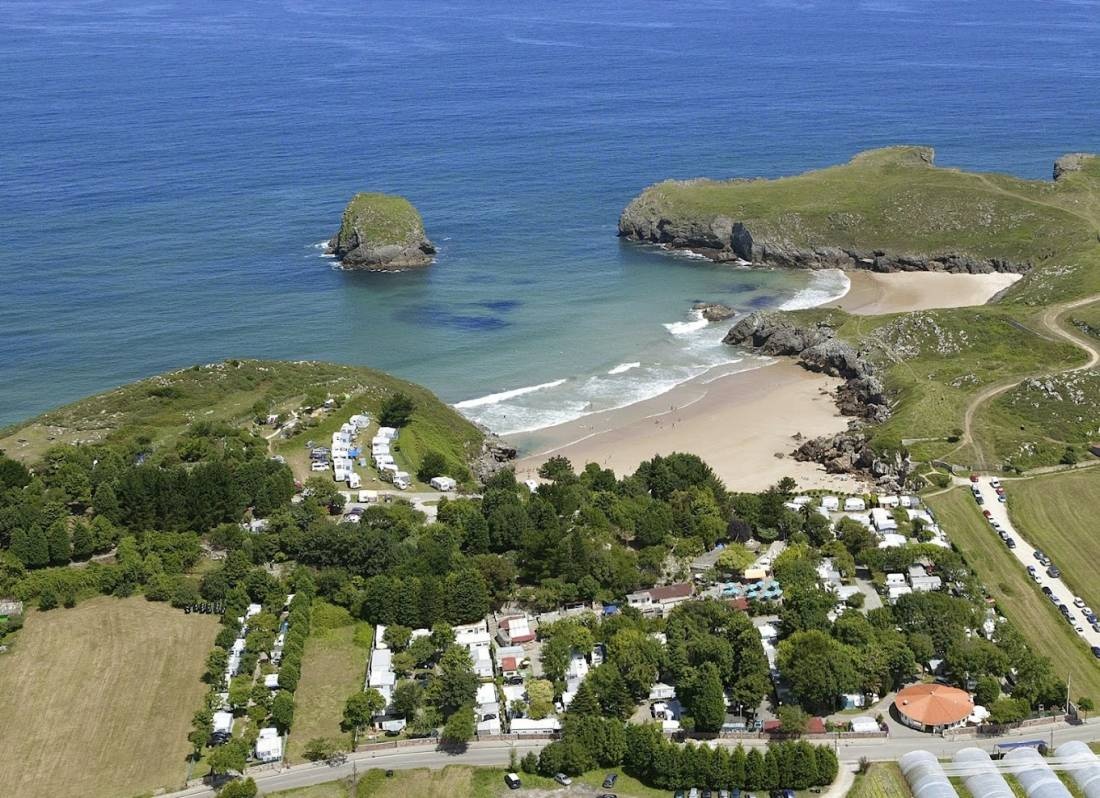 Camping Playa de Troenzo — Camping in Celorio / Principado de Asturias