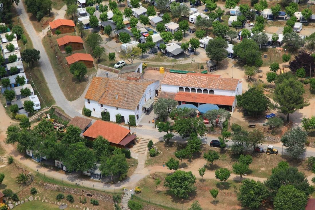 Càmping & Bungalows El Pasqualet — Місце для кемпінгу in Caldes de Montbui / Catalunya