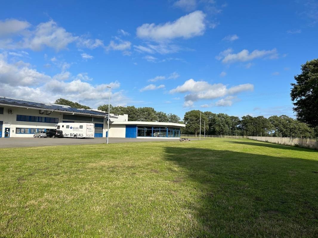 Stellplatz bei Vario Mobil Bohmte — Camperplaats in Bohmte