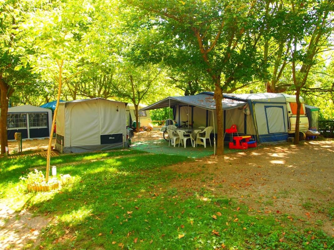 Càmping L'Illa — Area da campeggio in Sant Quirze Safaja