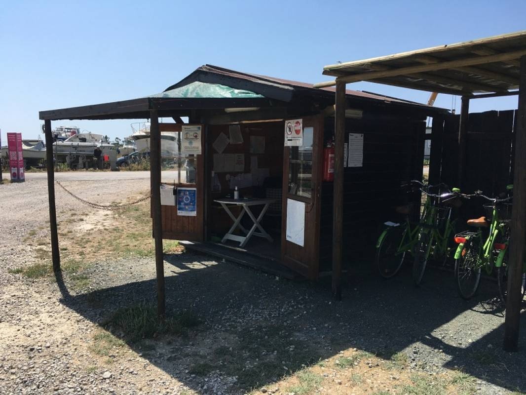 Camping L'Esplanada — Kemp in Santa Eulàlia de Ronçana / Catalunya