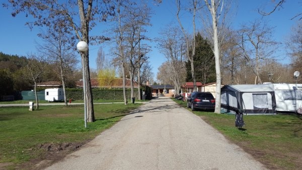 Camping Fuentes Blancas — Campingplatz in Burgos / Burgos