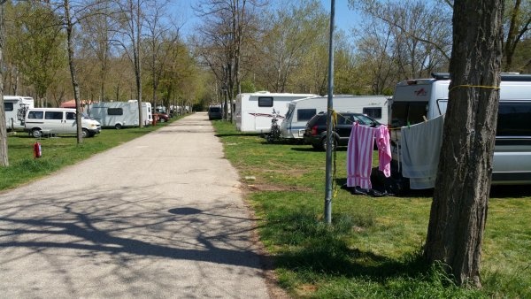 Camping Fuentes Blancas — Camping in Burgos / Burgos