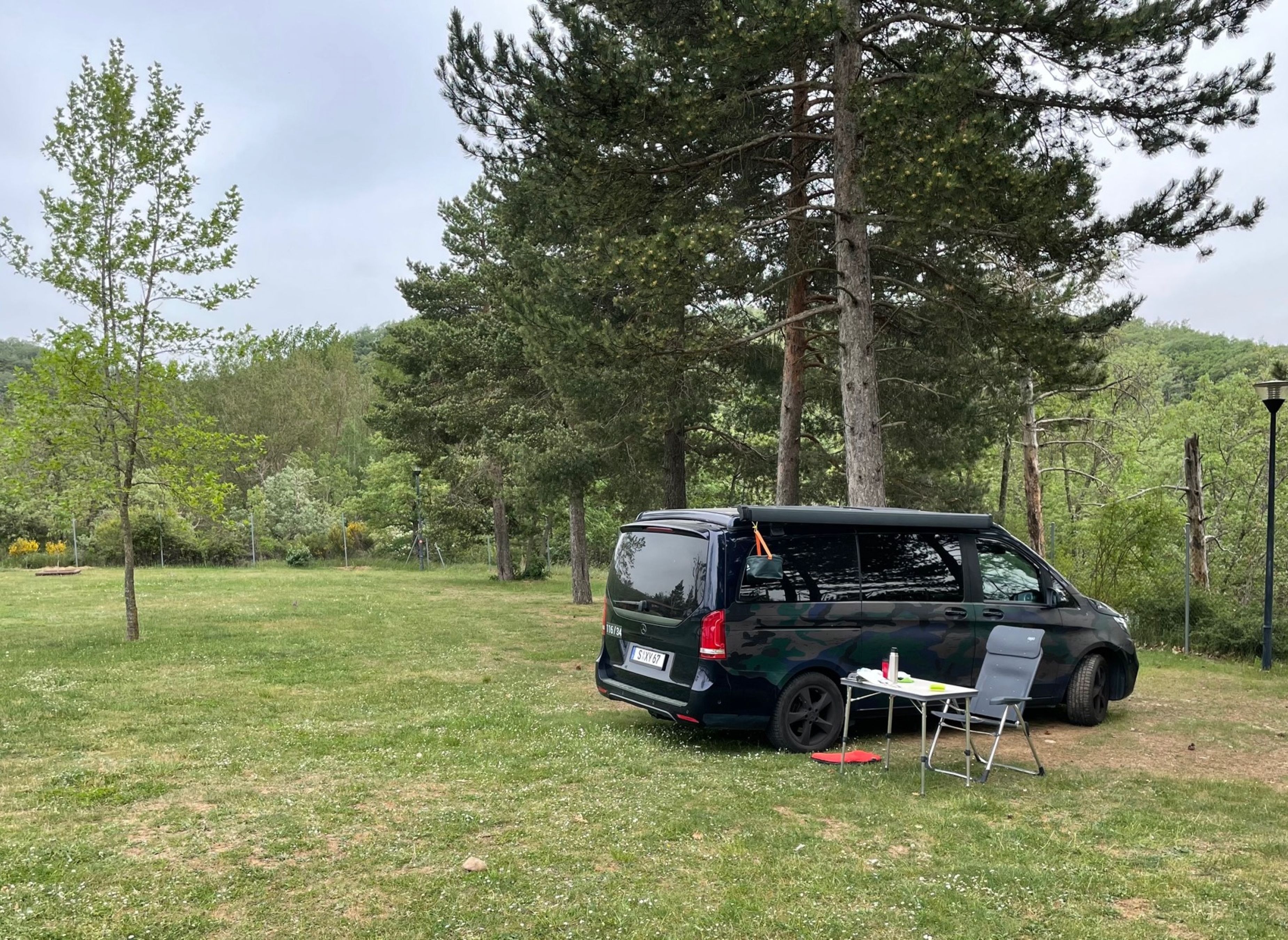 Camping Puerta de la Demanda — Area da campeggio in Villasur de Herreros / Castilla y León