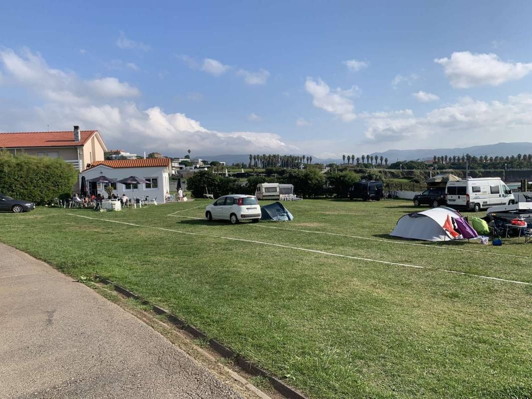 Camping Las Cañadas — Area da campeggio in Baños de Montemayor / Extremadura