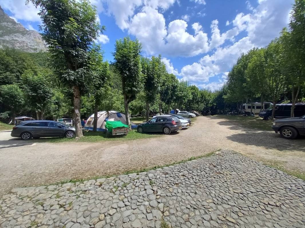 Camping El Redondo Picos Europe — Area da campeggio in Fuente Dé / Cantabria