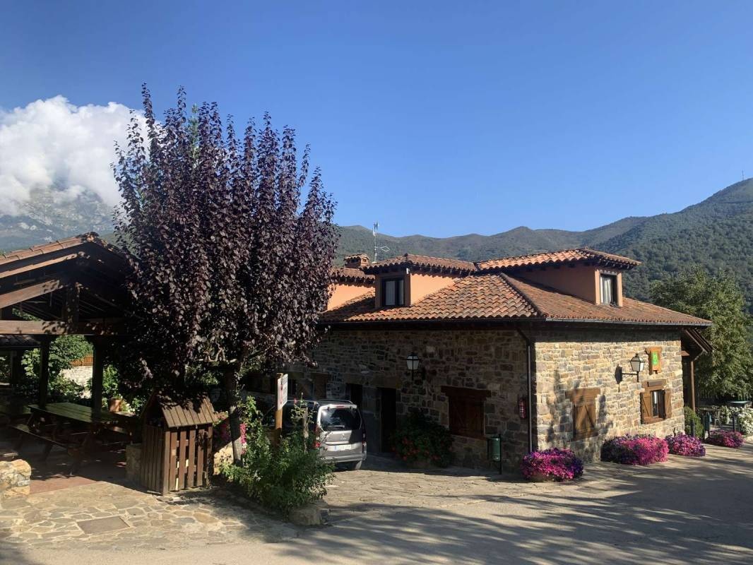 Camping La Viorna — Kemp in Mieses / Cantabria
