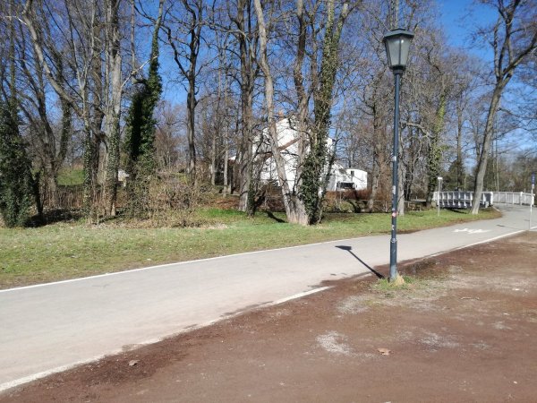 Übernachtungsparkplatz am Sport- und Freizeitbad Arnstadt — Photo 3