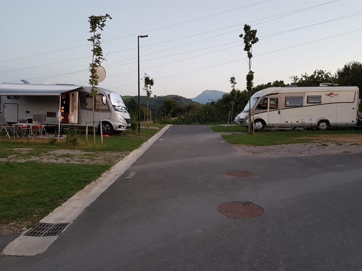 Camping & bungalows Zumaia — Місце для кемпінгу in Zumaia / País Vasco