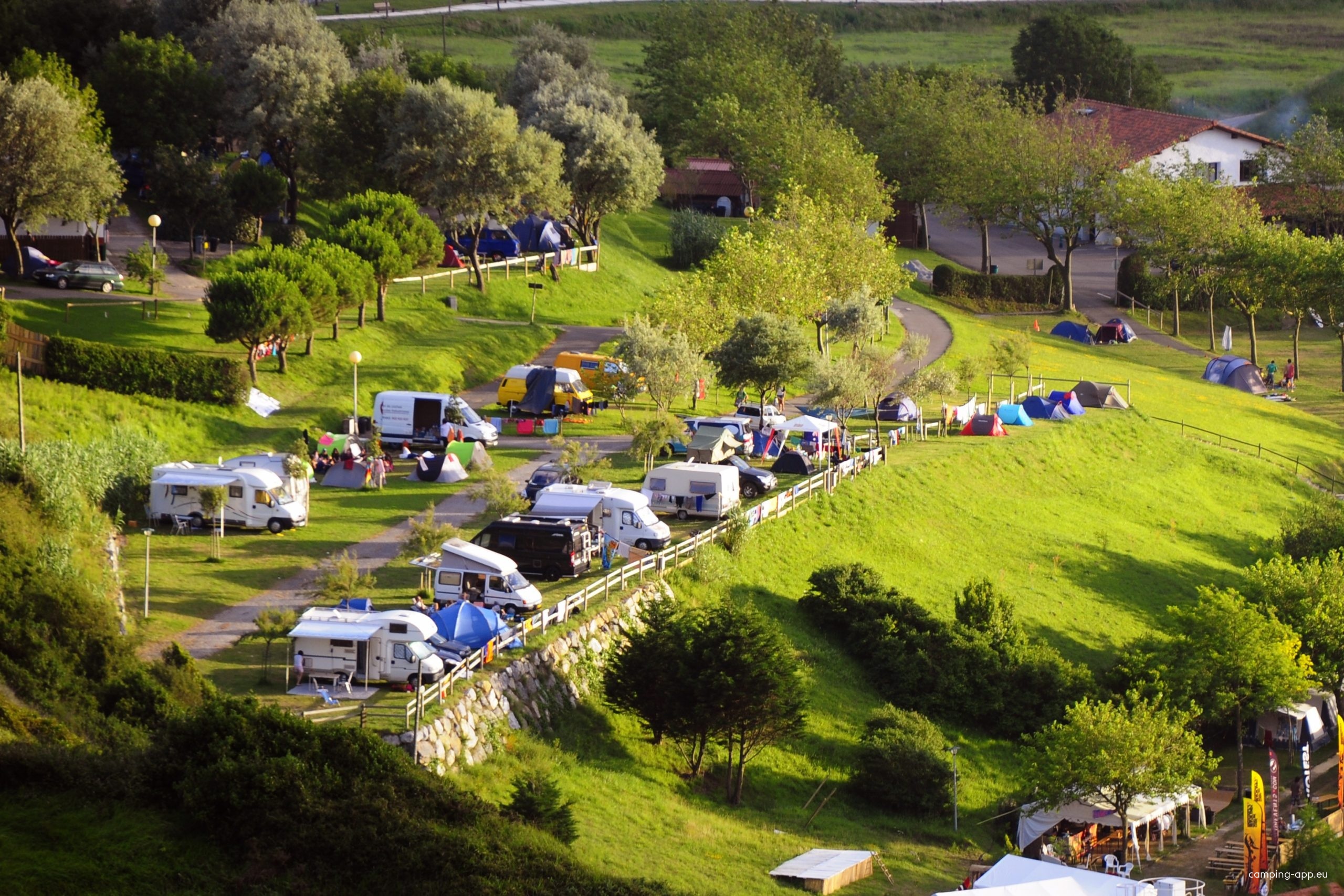 Camping Talai-mendi — Cámping in Zarautz / País Vasco