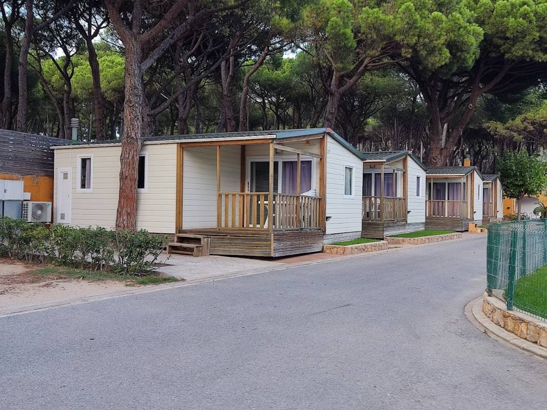 Illa Mateua Camping Resort — Campingplats in L'Escala