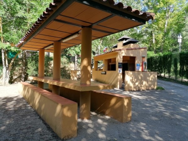 Camping Rio Vero — Camping in Alquézar / Aragón