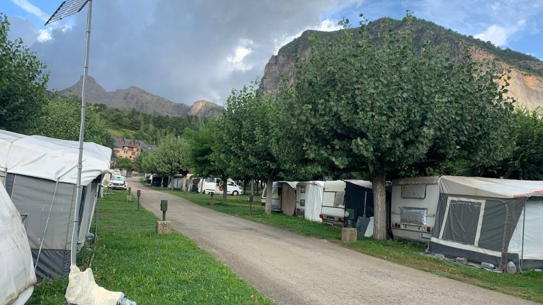 Camping Escarra — Місце для кемпінгу in Escarrilla