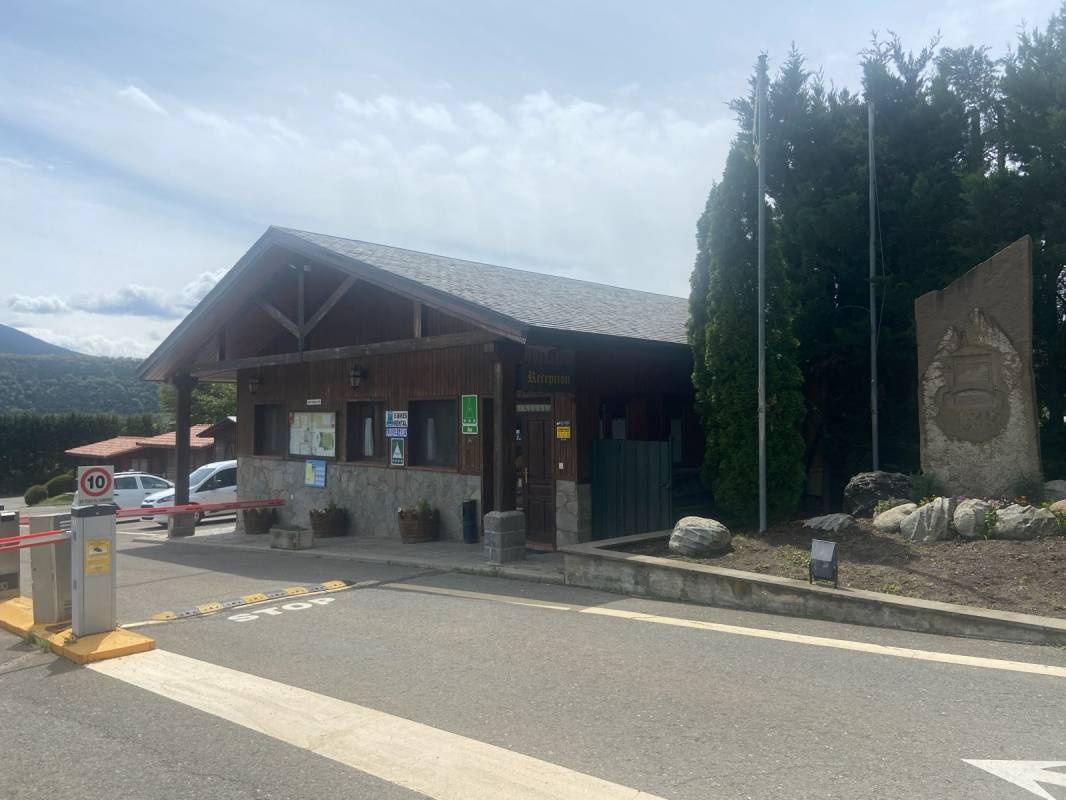 Camping Valle de Tena — Campingplass in Sabiñánigo, Huesca