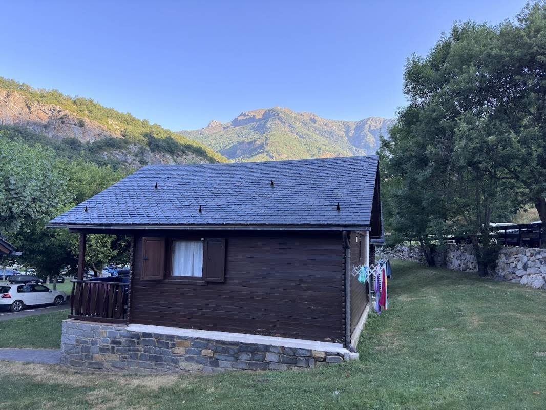 Camping La Borda D'Arnaldet — Місце для кемпінгу in Sesué / Aragón