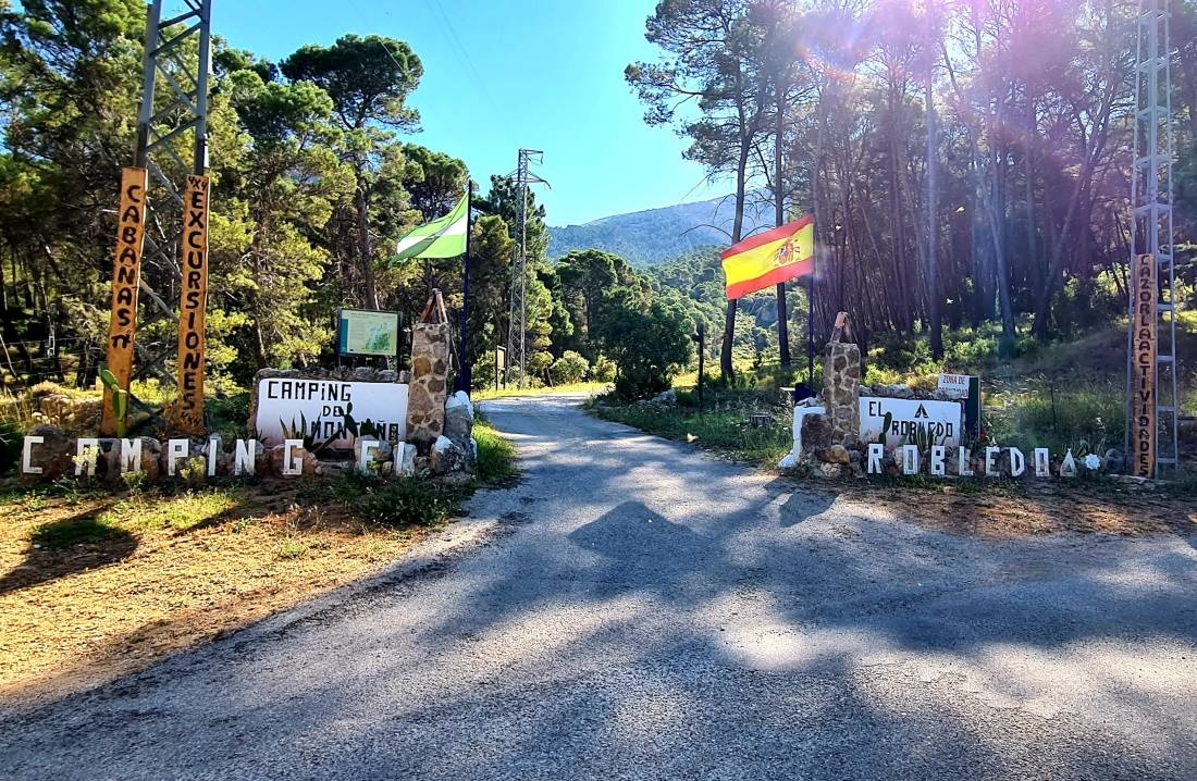 Camping El Robledo — Kamp yeri in Segura de la Sierra / Andalucía