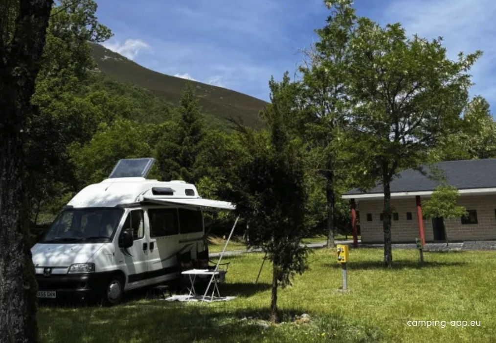 Camping Valle de Ancares — Campingplads in Pereda de Ancares / Castilla y León