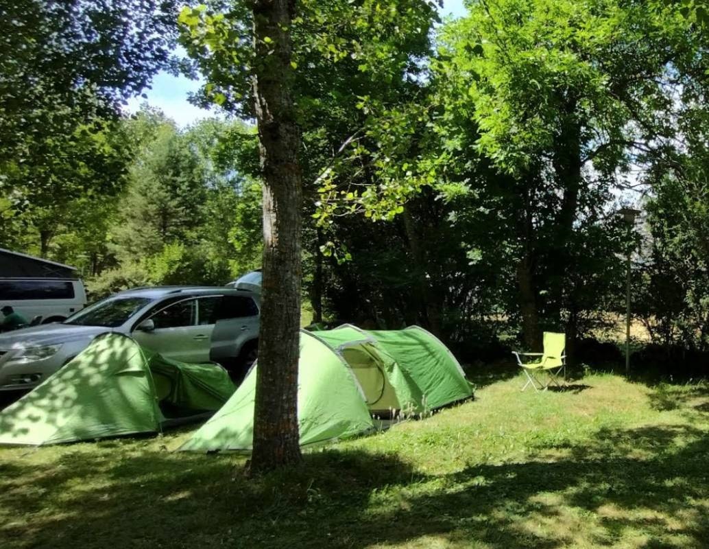 Camping Río Luna — Camping Site in Sena de Luna / Castilla y León