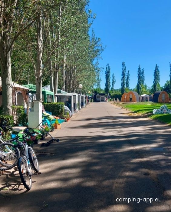Camping Alkamping — Kemp in Villarejo de Órbigo