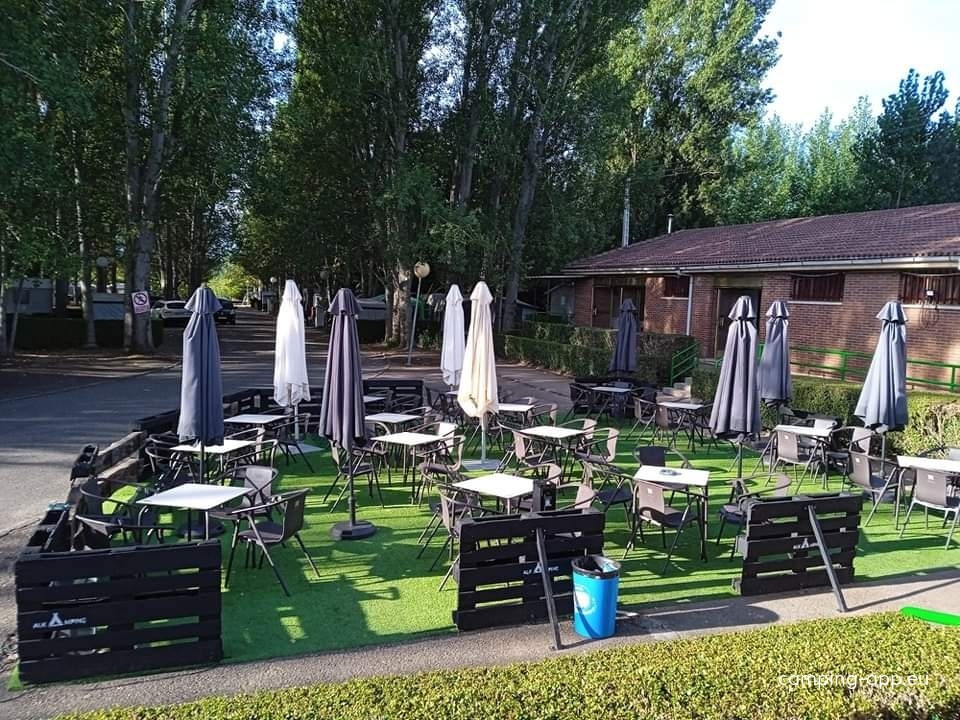 Camping Alkamping — Campingplads in Villarejo de Órbigo