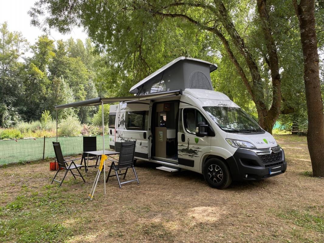 Camping Bierzo — Kemping in Villamartín de la Abadía / Castilla y León