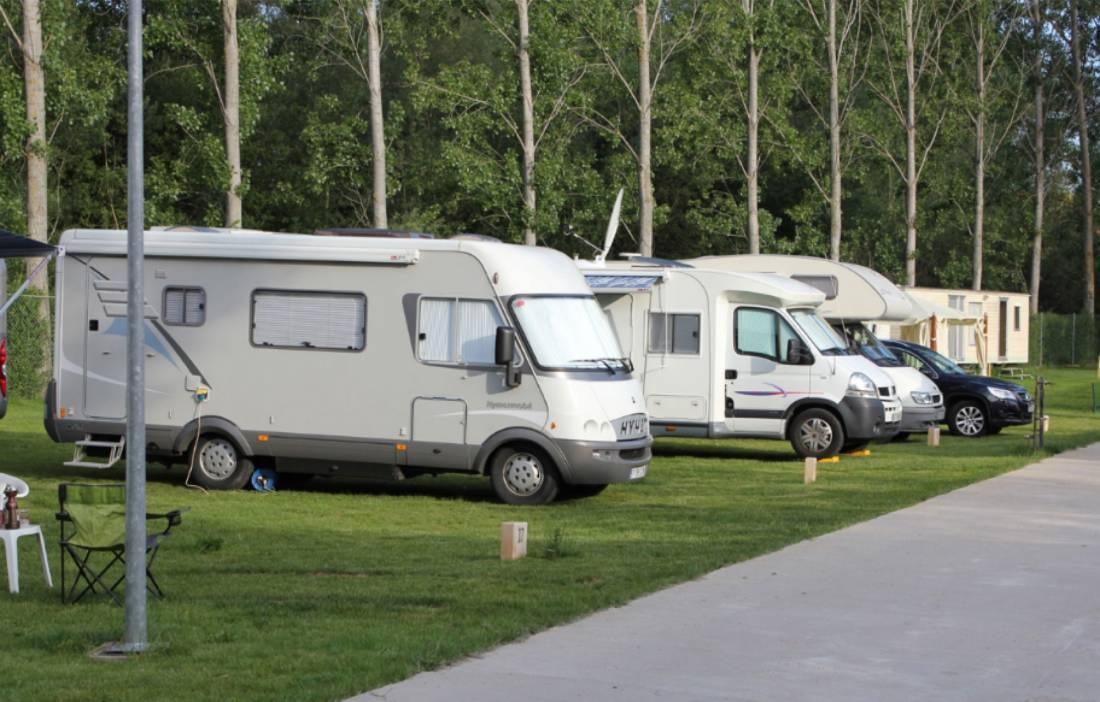 CAMPING REINO DE LEON — Area da campeggio in Villamejil