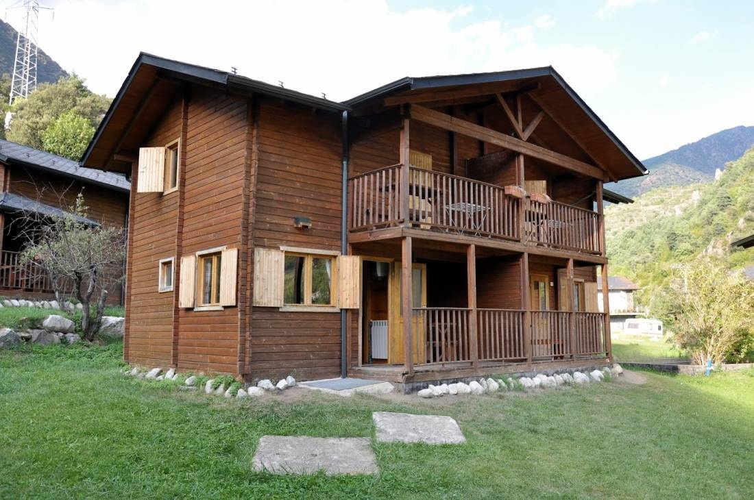 Camping Frontera Park — Kemp in La Farga de Moles