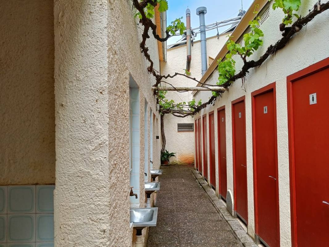 Camping Collegats — Kamp yeri in La Pobla de Segur / Cataluña