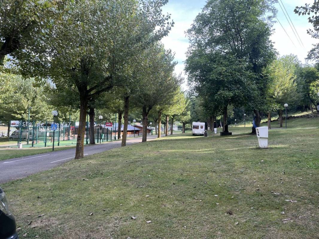 Camping Cauarca — Campingplats in Les / Cataluña