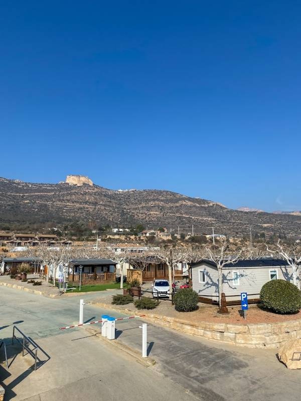 Camping la Noguera — Campingplats in Sant Llorenç de Montgai / Cataluña