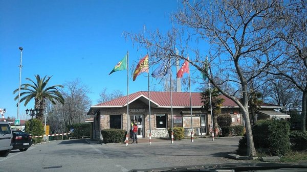 Bungalows - Camping - Alpha — Photo 2