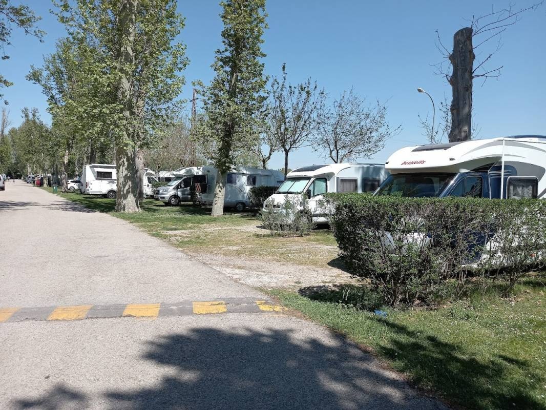 Camping Internacional Aranjuez — Camping in Aranjuez / Comunidad de Madrid