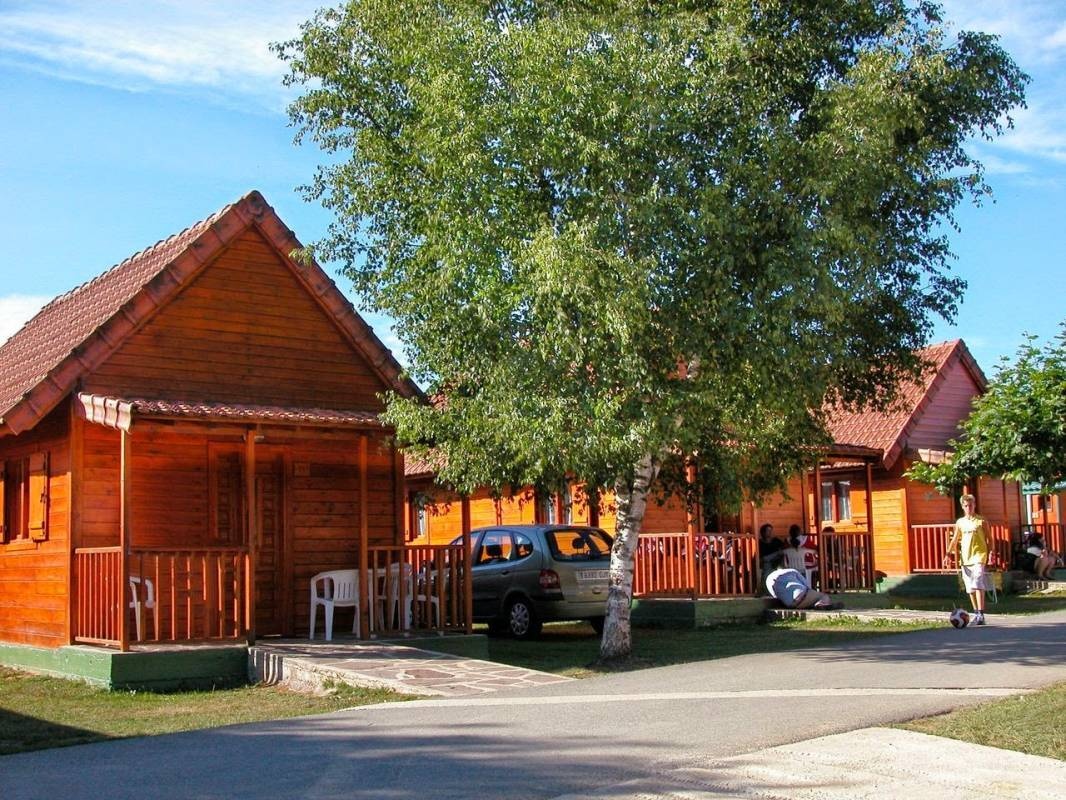 Camping Urrobi — Sítio de acampamento in Espinal