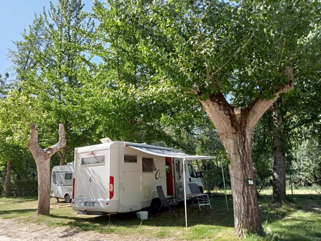 Camping Os Invernadeiros — Campingplatz in Allariz