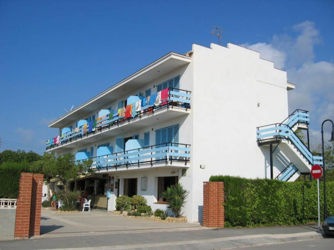 Camping La Plana — Kemping in Creixell / Cataluña