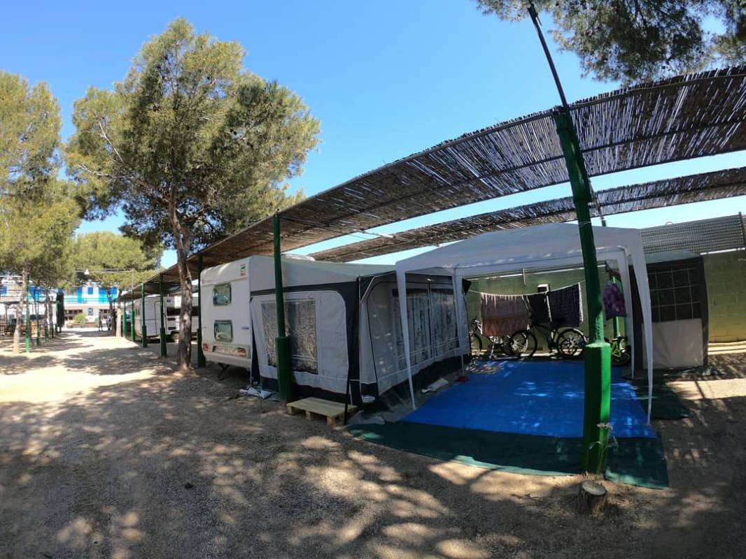 Camping La Plana — Місце для кемпінгу in Creixell / Cataluña