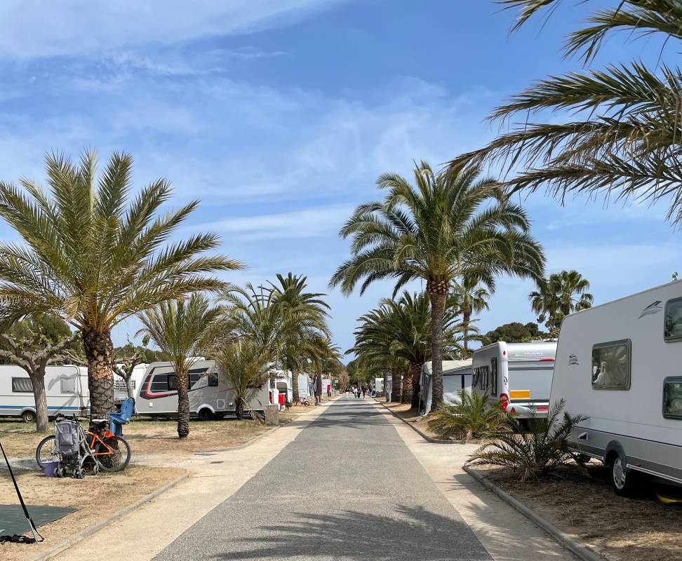 Las Palmeras Camping & Bungalow Hotel — Kemp in Tarragona / Catalunya