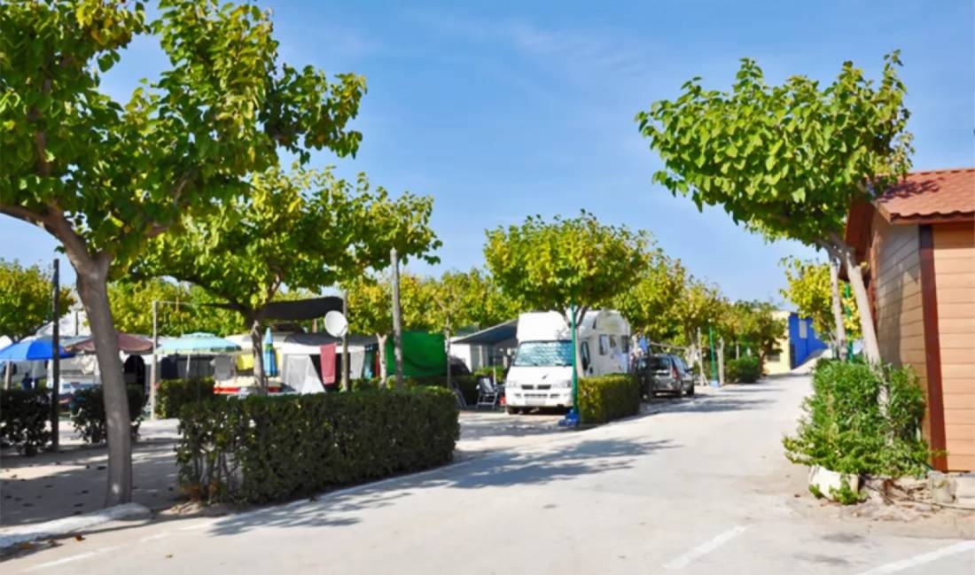 Camping Pepe · Platja d´Oliva — Місце для кемпінгу in Oliva, Valencia / Comunidad Valenciana