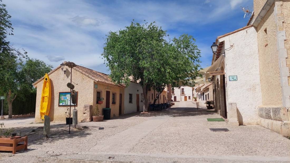Kiko Park Rural — Camping in Villargordo del Cabriel / Comunidad Valenciana