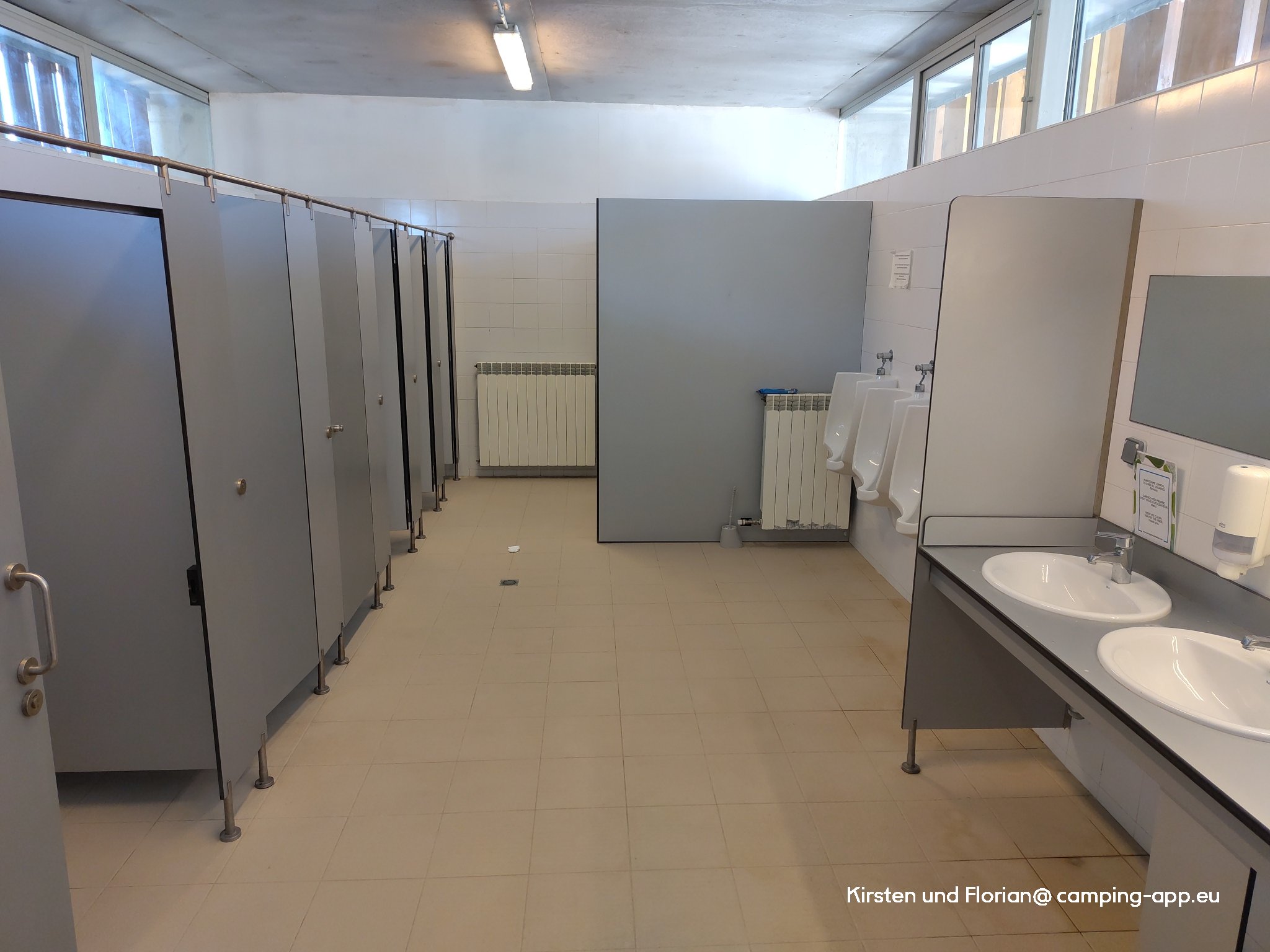 Camping Ciudad De Zaragoza — Foto 5