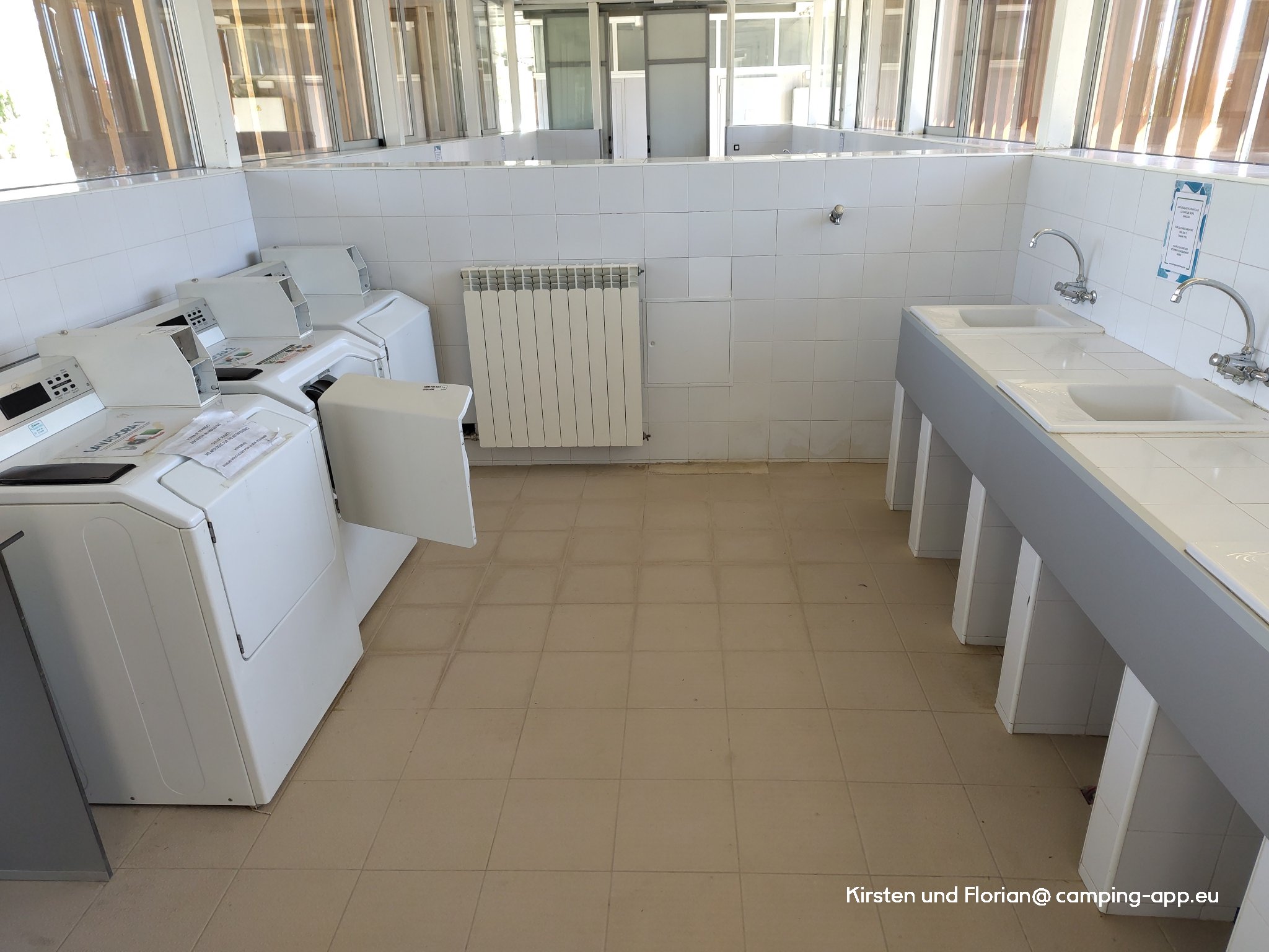 Camping Ciudad De Zaragoza — Foto 6