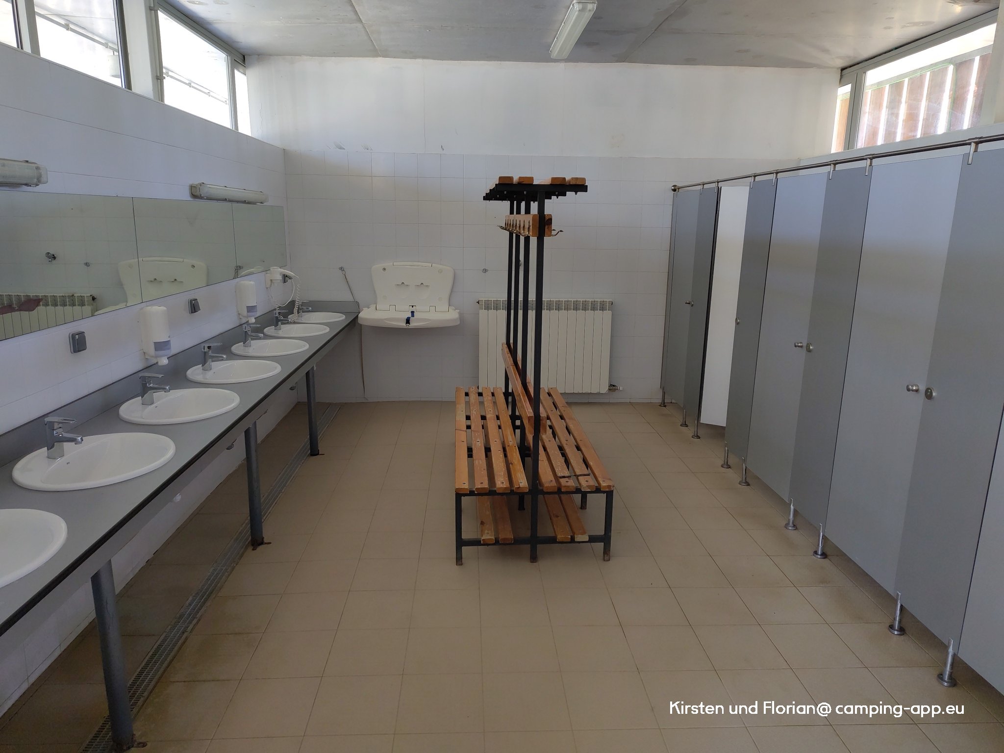 Camping Ciudad De Zaragoza — Foto 4
