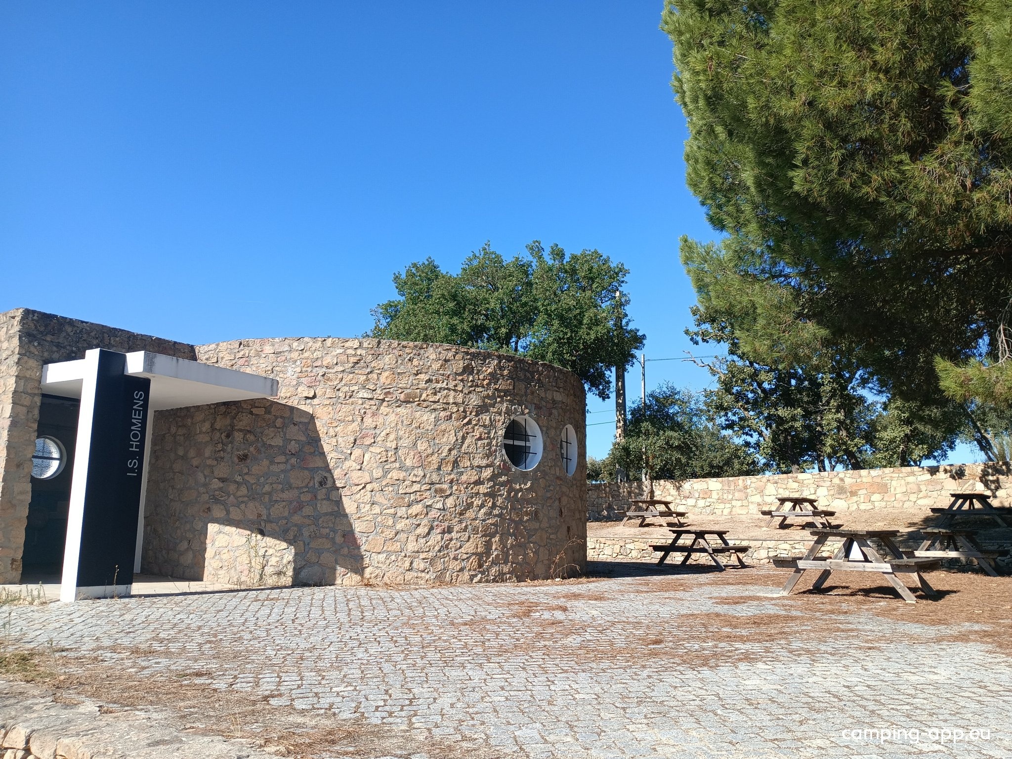 Albufeira da Barragem de Póvoa e Meadas — Camperplaats in Castelo de Vide